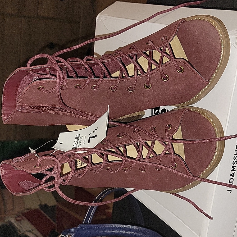 Mossimo booties 7.5